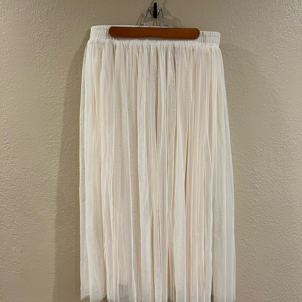 Cream Pleated Skirt